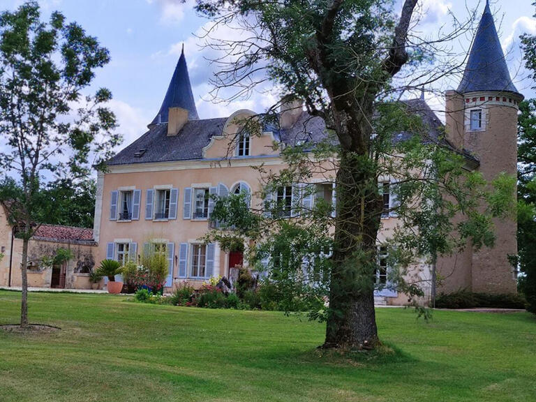 Sale Property Lureuil - 14 bedrooms