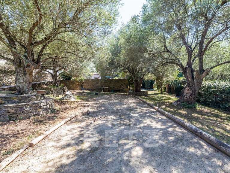 House Luri - 4 bedrooms - 235m²