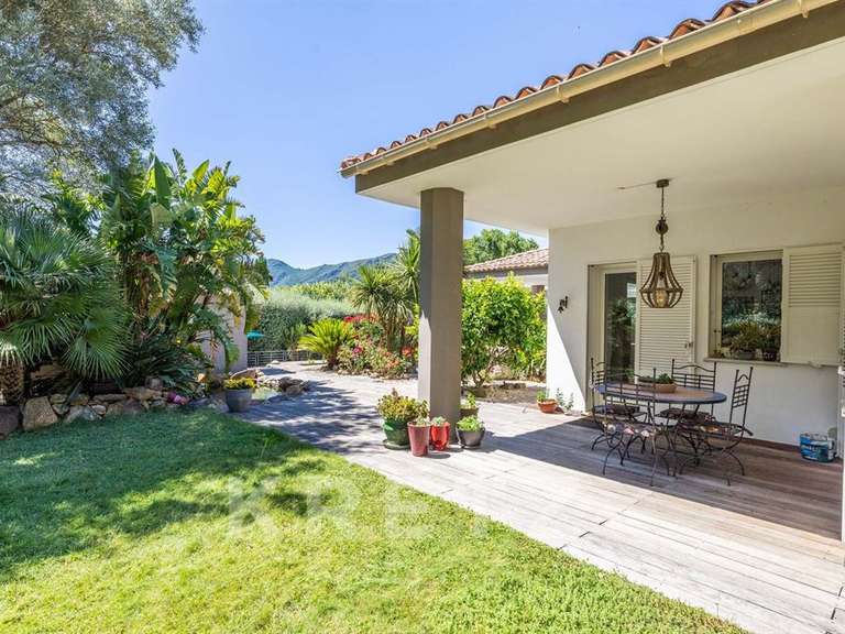 House Luri - 4 bedrooms - 235m²