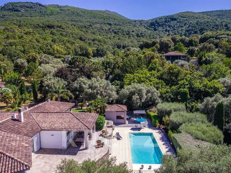 Maison Luri - 4 chambres - 235m²