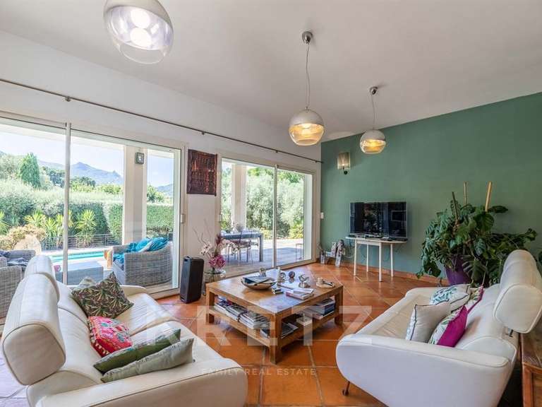 House Luri - 4 bedrooms - 235m²