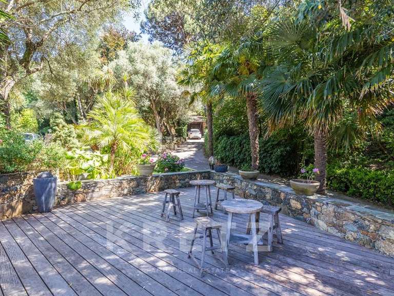 House Luri - 4 bedrooms - 235m²