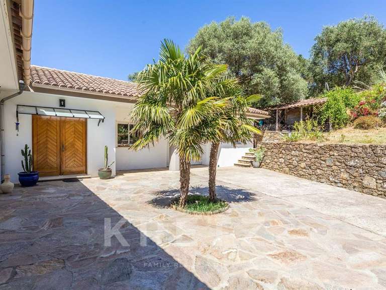 House Luri - 4 bedrooms - 235m²