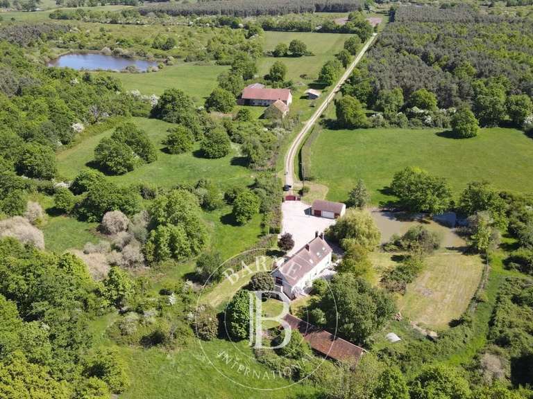 Propriété Lusigny - 4 chambres - 150m²