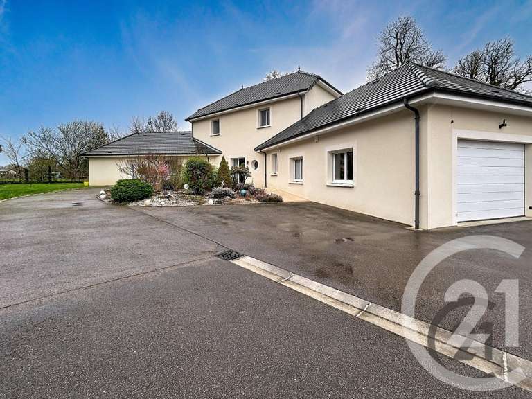Maison Lusigny-sur-Barse - 5 chambres - 204m²