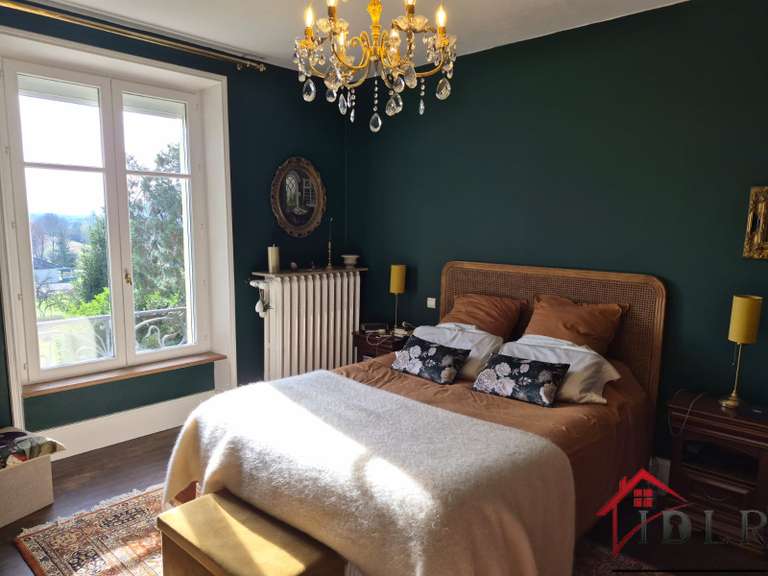Maison Luxeuil-les-Bains - 5 chambres - 204m²