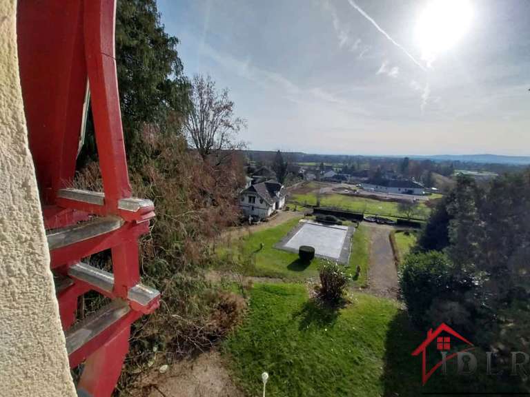 Maison Luxeuil-les-Bains - 5 chambres - 204m²