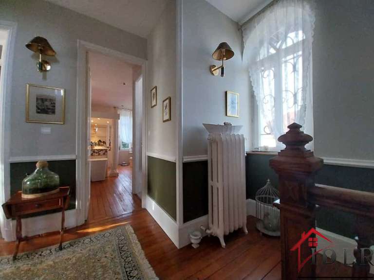 Maison Luxeuil-les-Bains - 5 chambres - 204m²