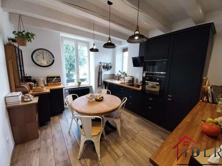 Maison Luxeuil-les-Bains - 5 chambres - 204m²