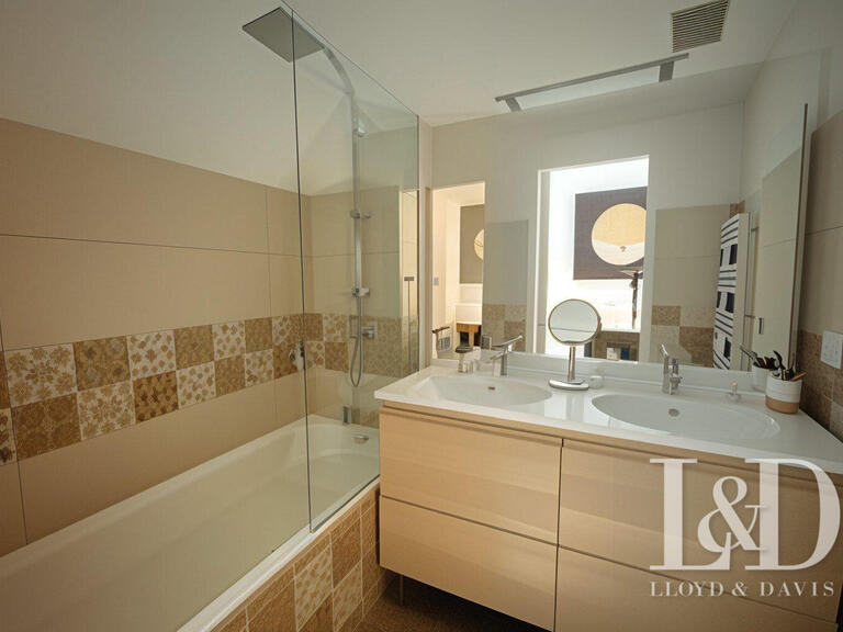 House Lyon 5e - 7 bedrooms - 180m²