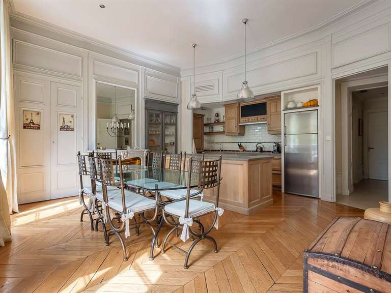 Apartment Lyon 6e - 2 bedrooms - 140m²