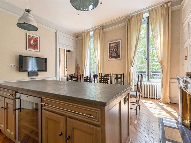 Apartment Lyon 6e - 2 bedrooms - 140m²