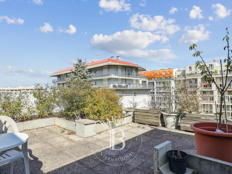 Sale Apartment Lyon 8e - 5 bedrooms