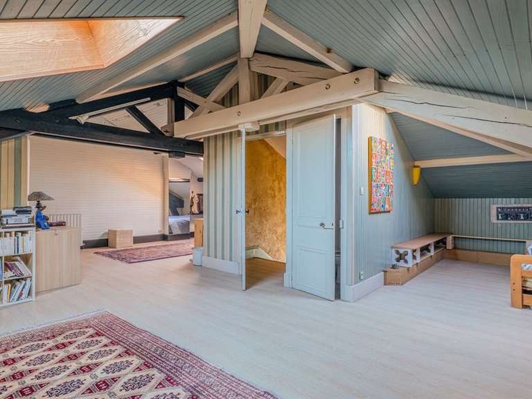 House Lyon 8e - 7 bedrooms - 255m²