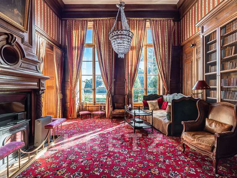 Château Mâcon - 16 chambres - 1600m²