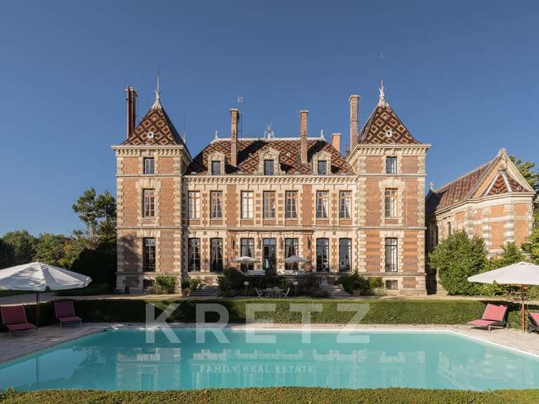 Château Mâcon - 16 chambres - 1600m²