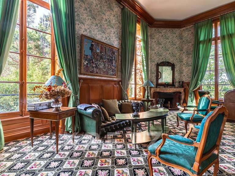 Château Mâcon - 16 chambres - 1600m²