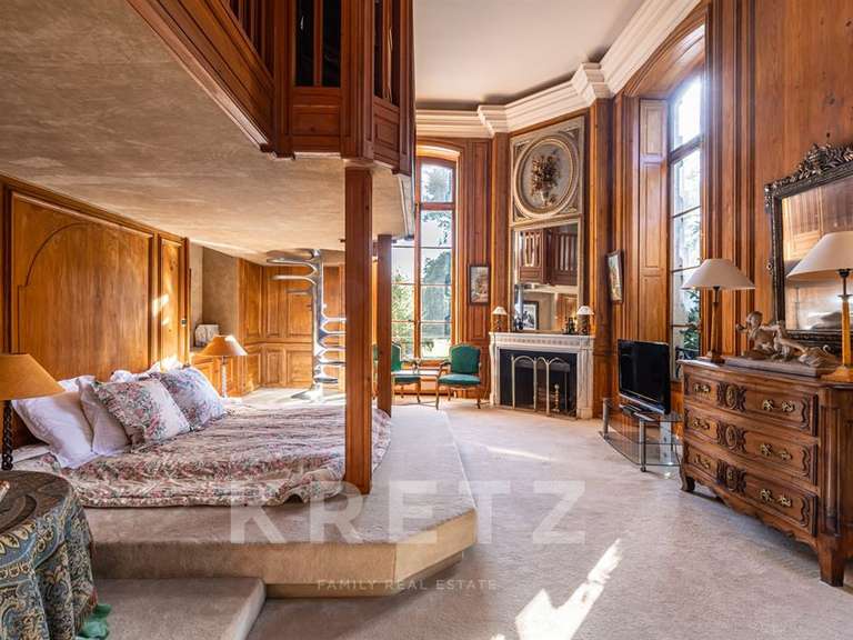 Château Mâcon - 16 chambres - 1600m²