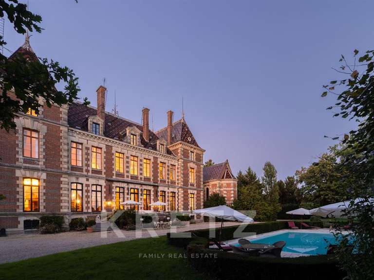 Château Mâcon - 16 chambres - 1600m²