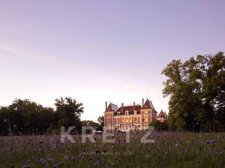 Château Mâcon - 16 chambres - 1600m²