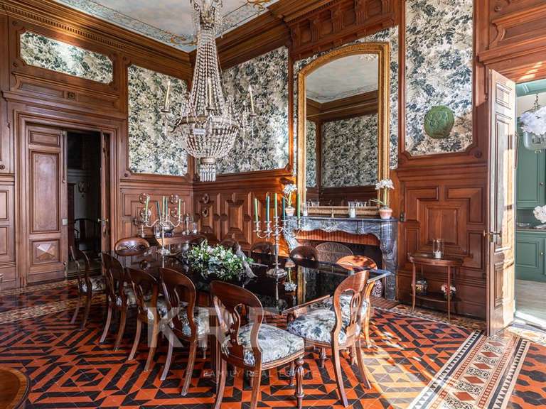 Château Mâcon - 16 chambres - 1600m²