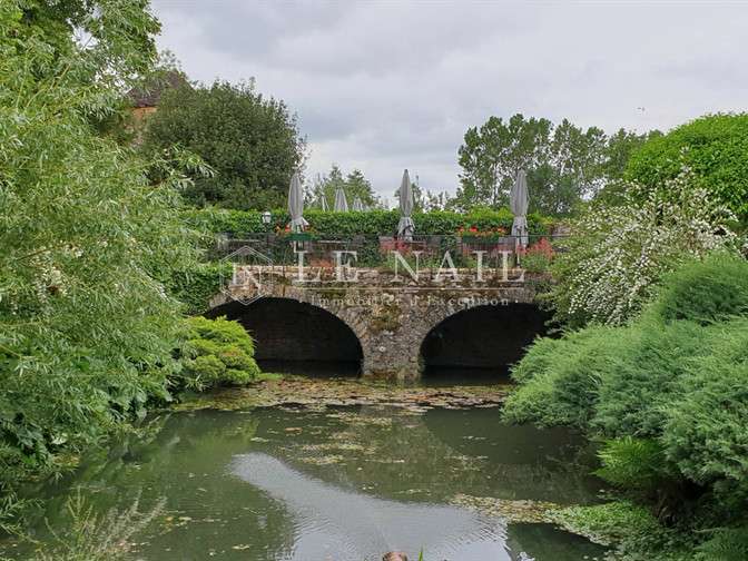 Castle Mâcon - 17 bedrooms - 930m²