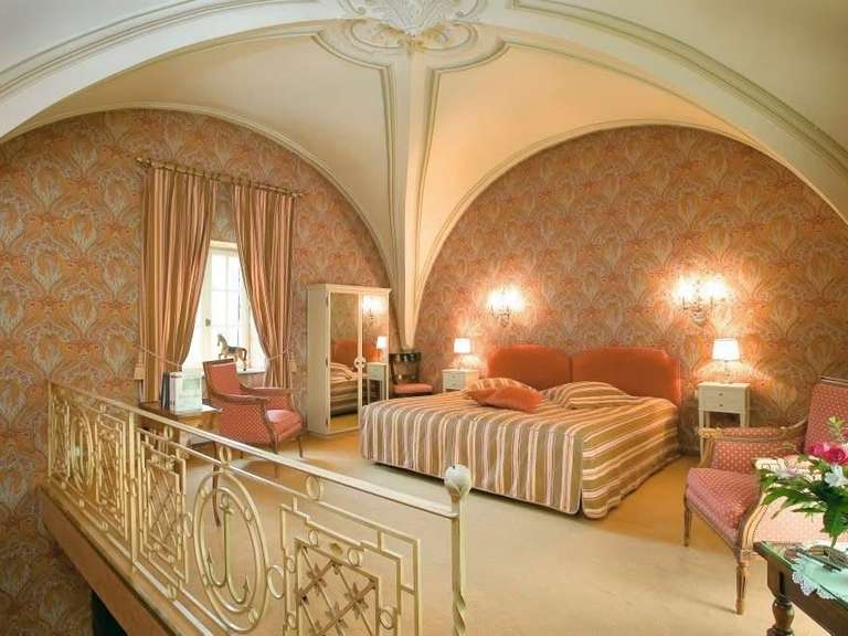 Castle Mâcon - 17 bedrooms - 930m²