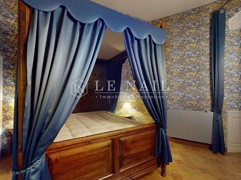 Castle Mâcon - 17 bedrooms - 930m²