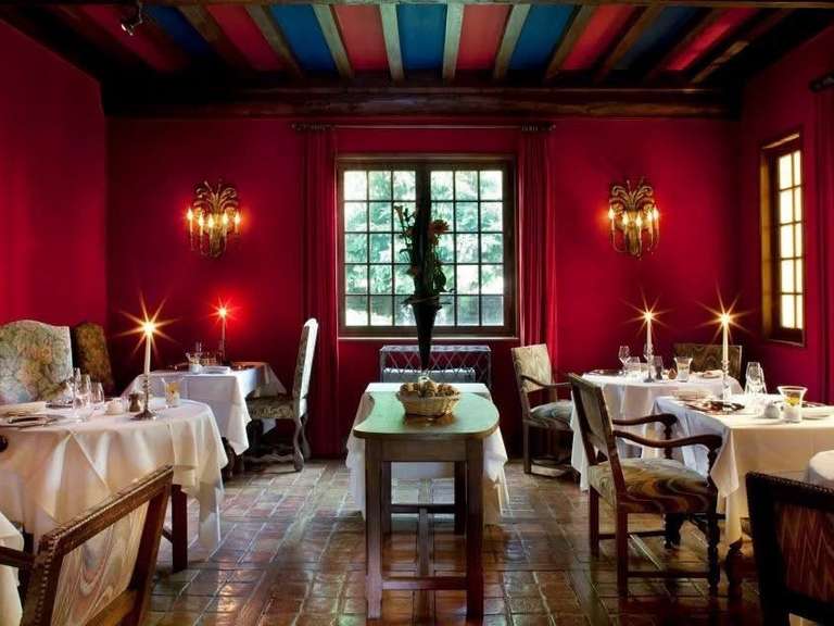 Castle Mâcon - 17 bedrooms - 930m²