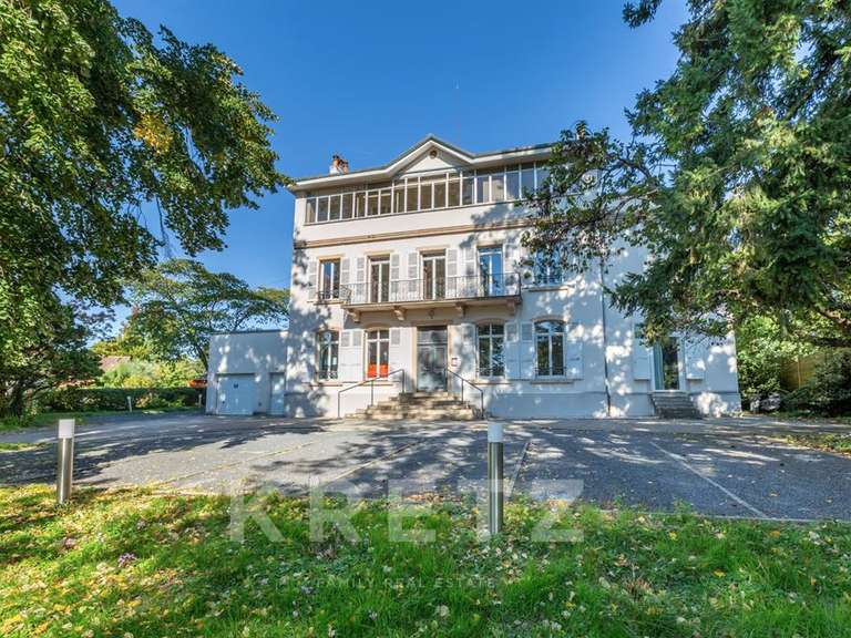 Maison Mâcon - 4 chambres - 325m²