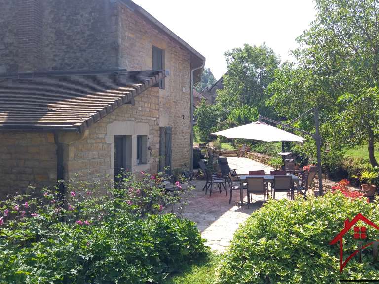 Maison Macornay - 5 chambres - 240m²