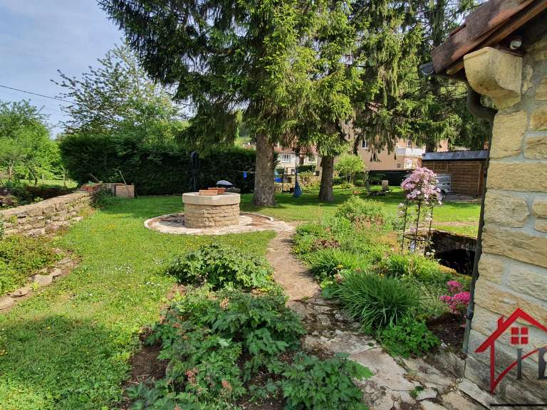 Maison Macornay - 5 chambres - 240m²