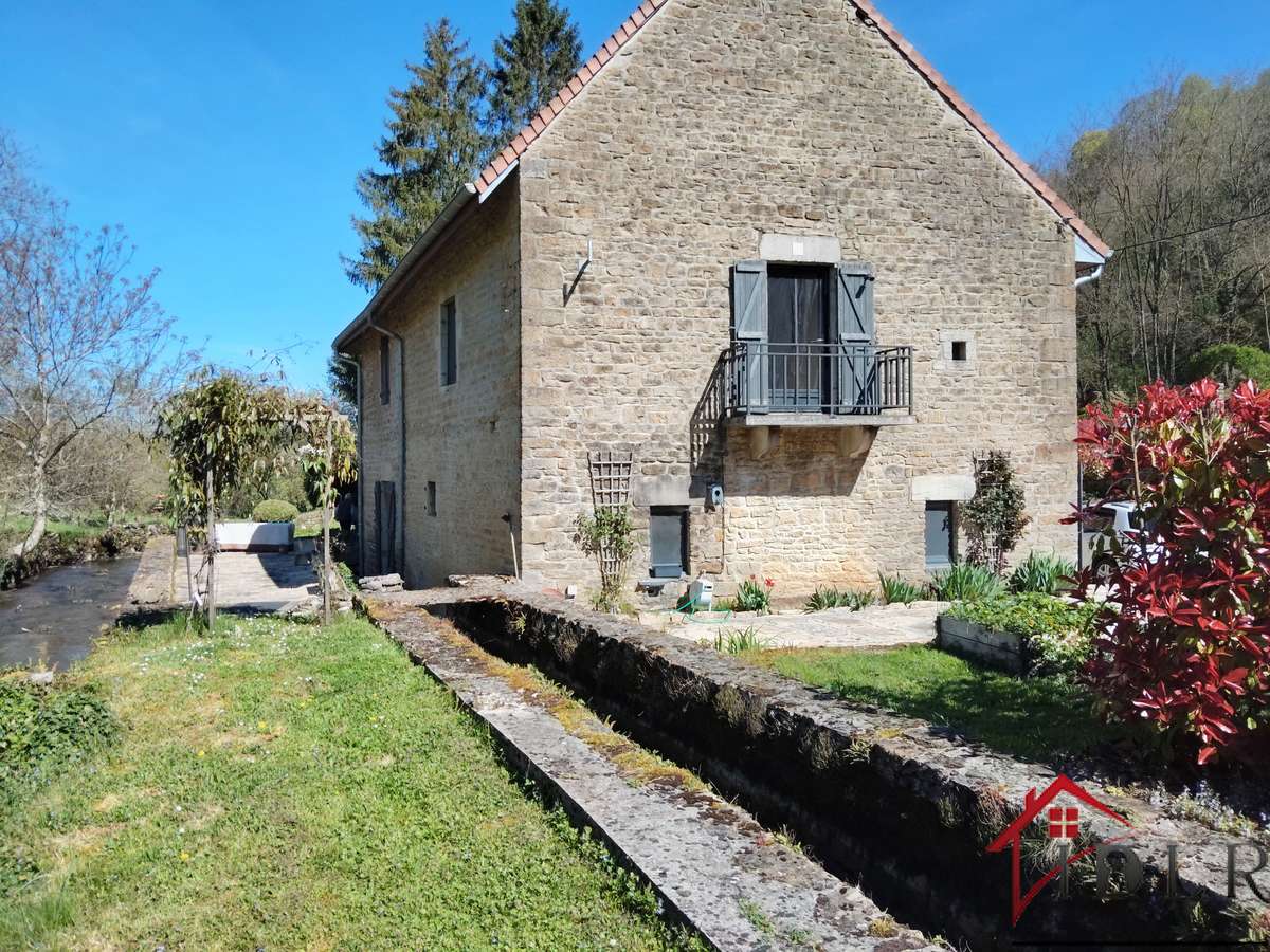 Maison Macornay