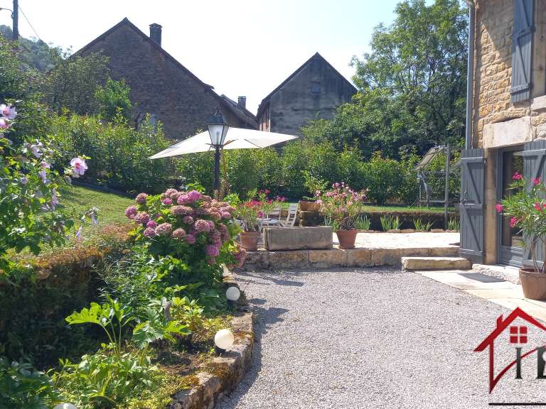 Maison Macornay - 5 chambres - 240m²