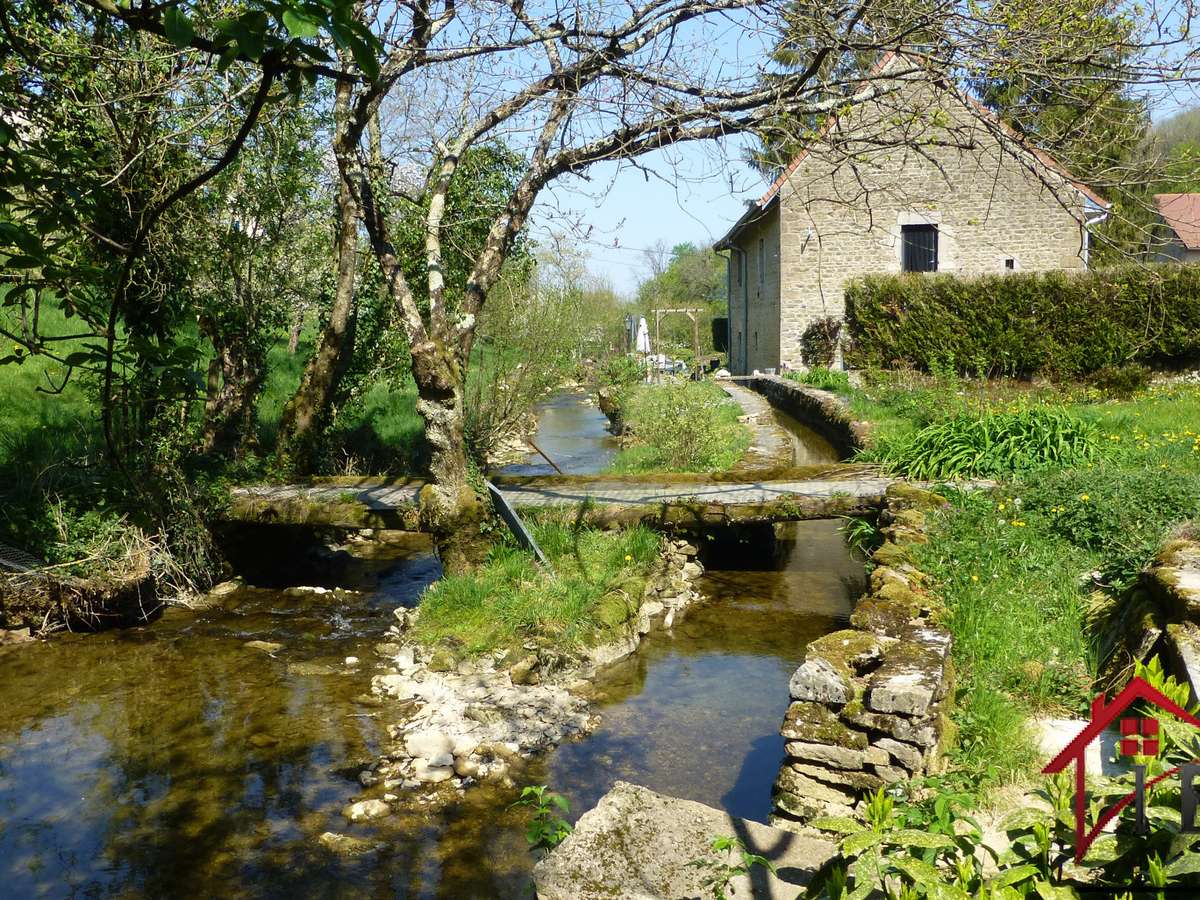 Maison Macornay