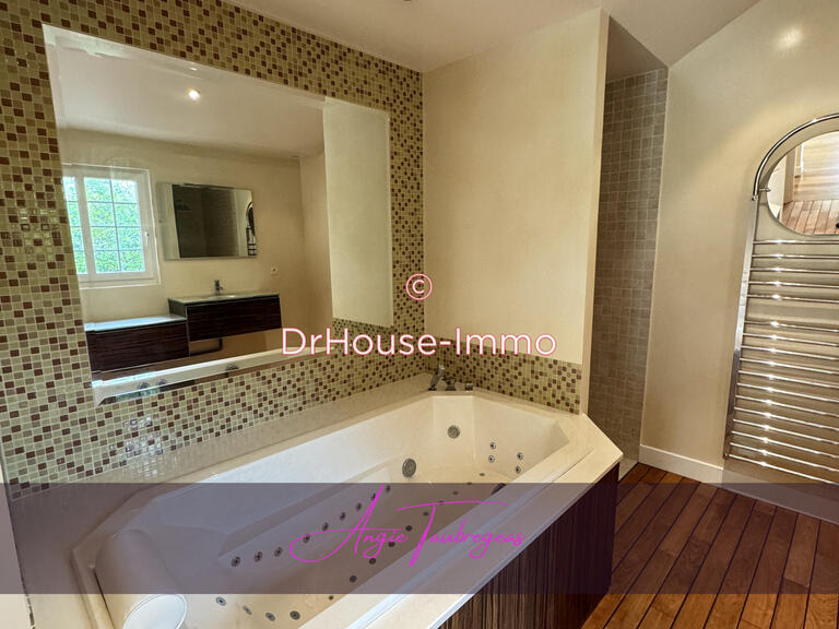 Villa Magny-le-Hongre - 7 chambres - 390m²