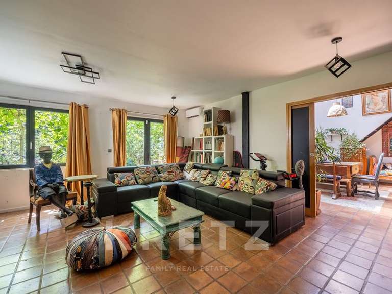Maison Magny-les-Hameaux - 7 chambres - 305m²