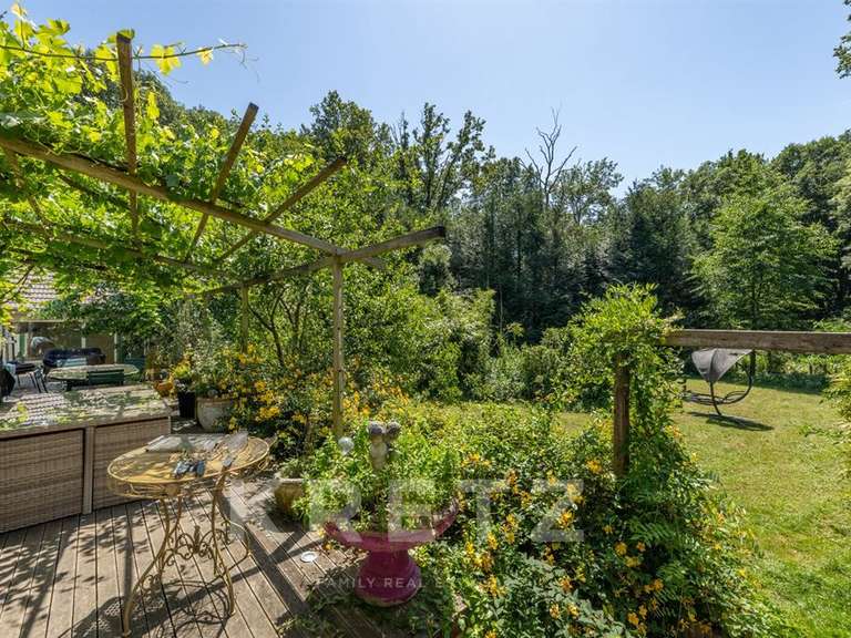 Maison Magny-les-Hameaux - 7 chambres - 305m²
