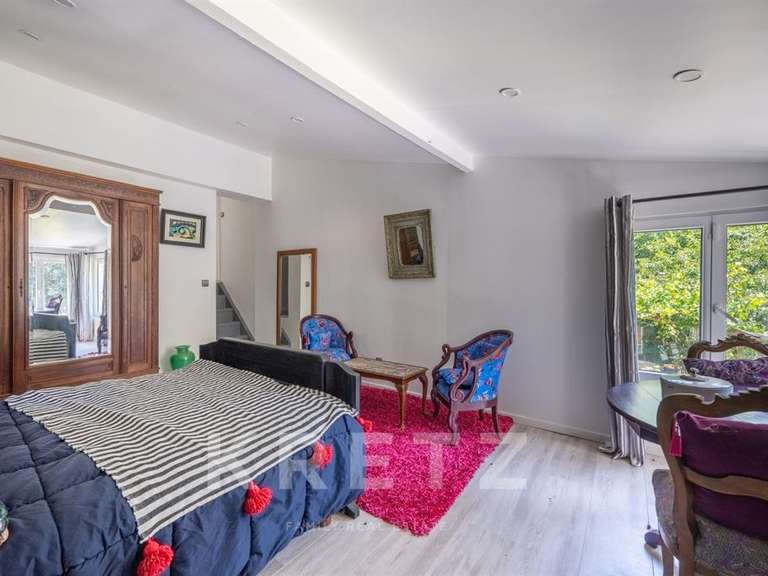 Maison Magny-les-Hameaux - 7 chambres - 305m²
