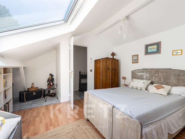 Maison Magny-les-Hameaux - 7 chambres - 305m²