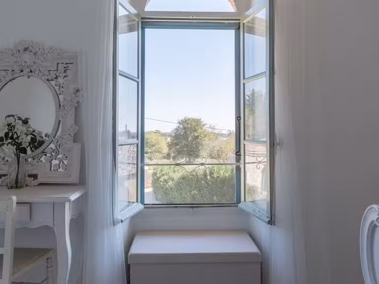 Maison Mairé-Levescault - 8 chambres - 350m²