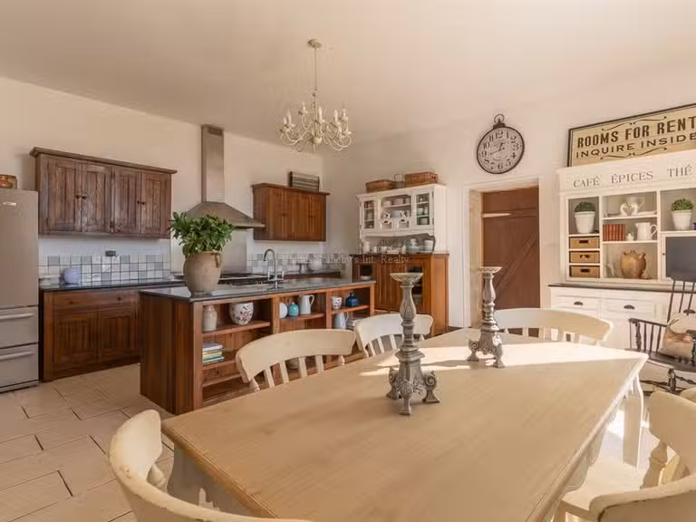 Maison Mairé-Levescault - 8 chambres - 350m²