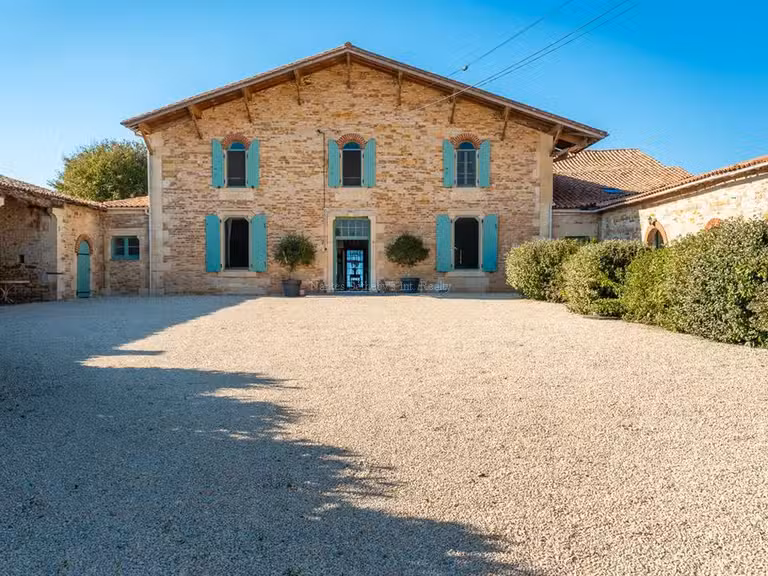 Maison Mairé-Levescault - 8 chambres - 350m²
