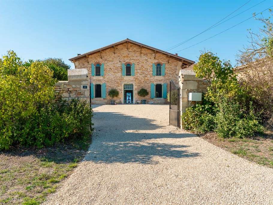 Maison Mairé-Levescault