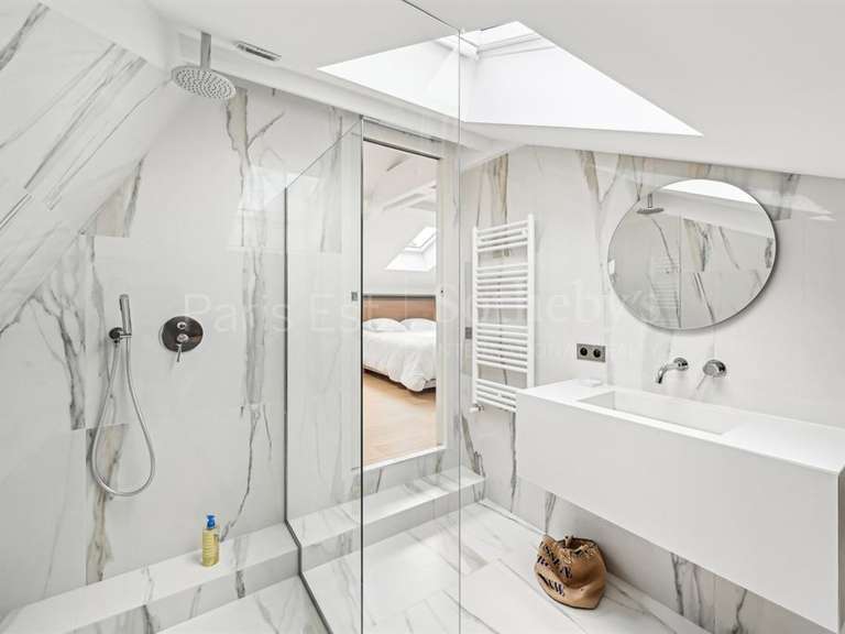 Maison Maisons-Alfort - 5 chambres - 380m²