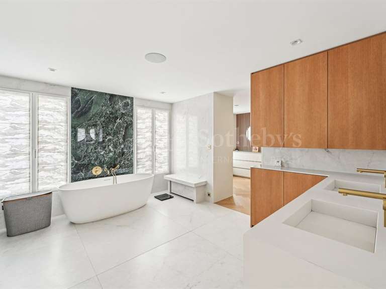 Maison Maisons-Alfort - 5 chambres - 380m²