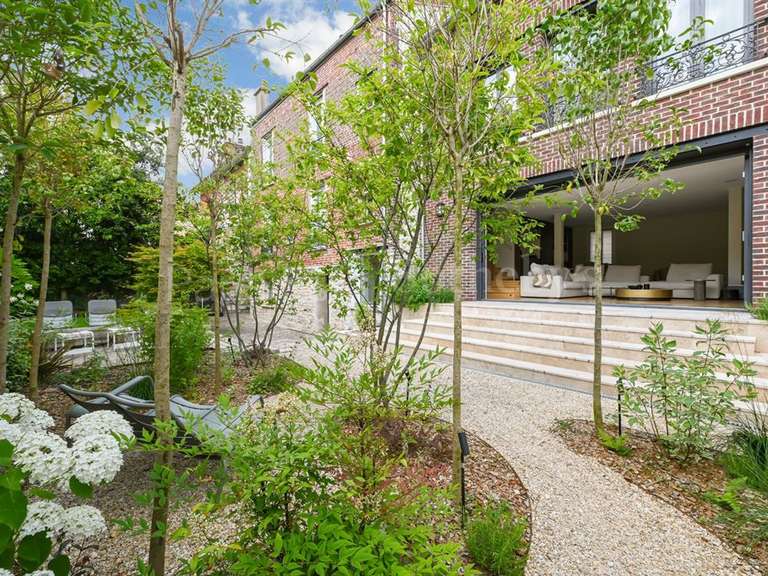 Maison Maisons-Alfort - 5 chambres - 380m²