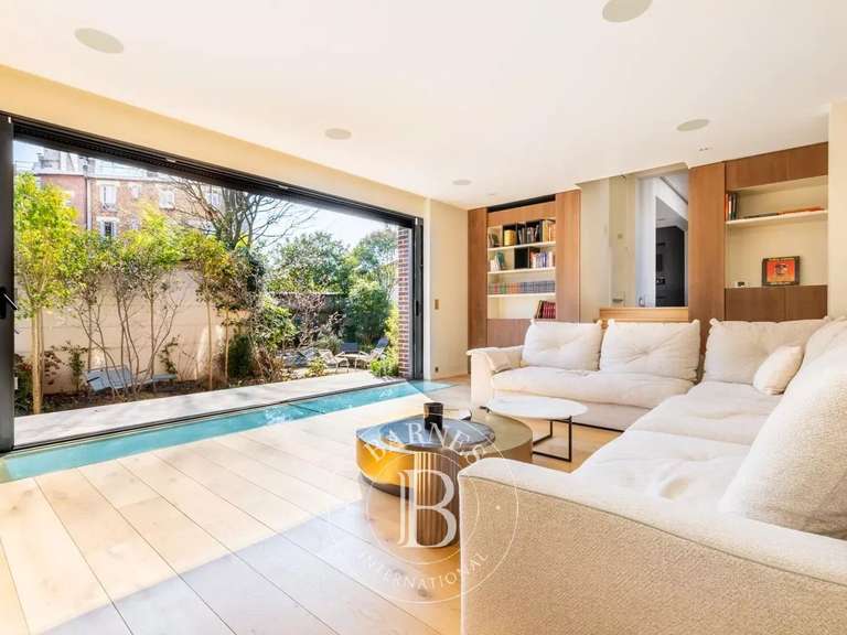 Maison Maisons-Alfort - 5 chambres - 379m²