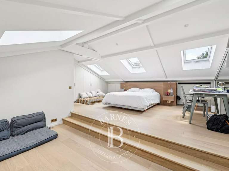 Maison Maisons-Alfort - 5 chambres - 379m²