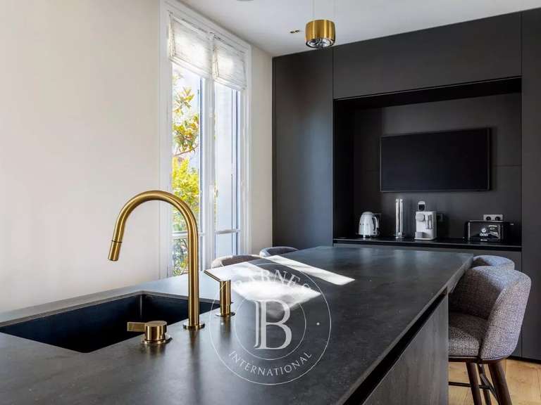 Maison Maisons-Alfort - 5 chambres - 379m²